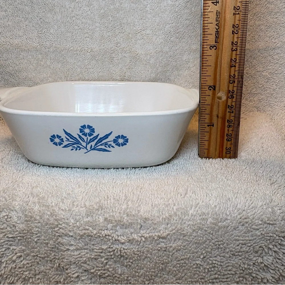 CorningWare Cornflower Small Casserole Dish P-41-B, 12oz, NO LID, EUC